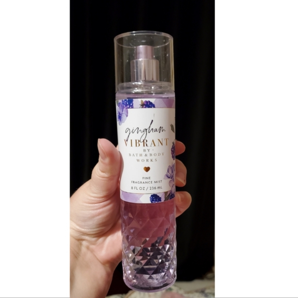 EUC Bath and Body Works- Gingham Vibrant Fine Fragrance Mist